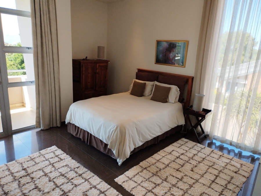 To Let 5 Bedroom Property for Rent in La Concorde Western Cape